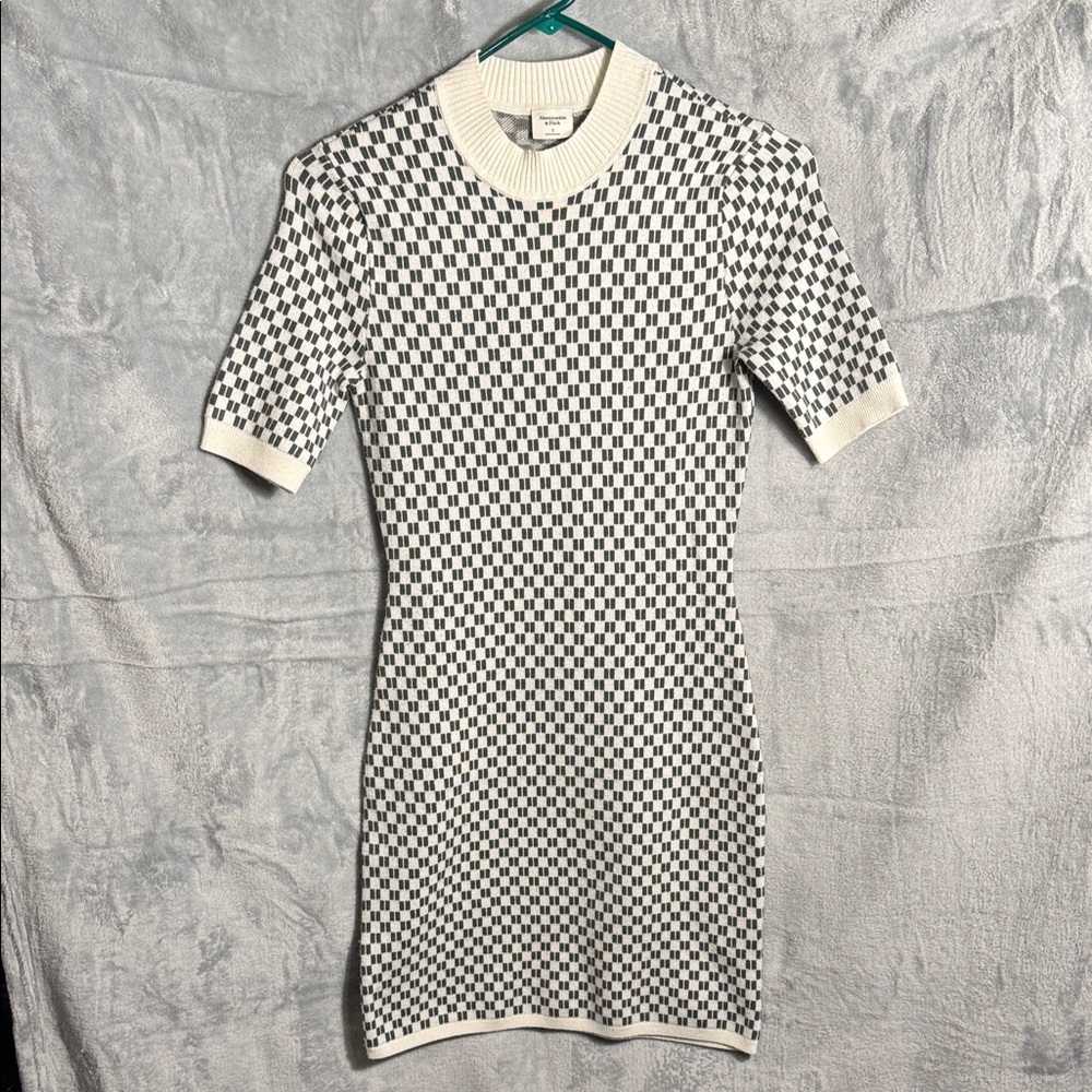 Abercrombie & Fitch Knit sweater mini dress size small Checkered green and White